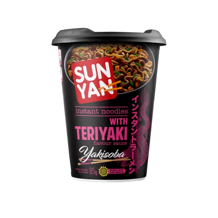 ĀTRI PAGATAVOJAMĀS NŪDELES SUN YAN YAKISOBA AR TERYAKI GARŠAS MĒRCI 85G