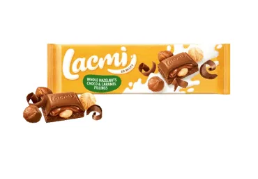 PIENA ŠOKOLĀDE LACMI AR VESELIEM LAZDU RIEKSTIEM UN KARAMEĻU PILDĪJUMU 295G