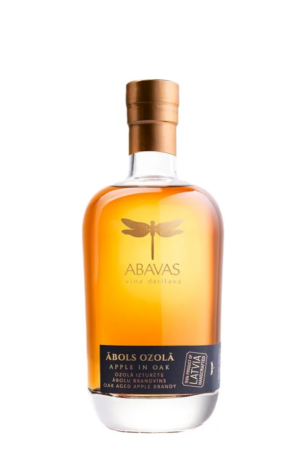 Abavas ābols ozolā
